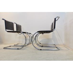 Suite de 4 chaises MR10 en cuir chocolat par Ludwig Mies van der Rohe, 1960