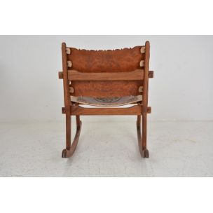 Fauteuil à bascule vintage en bois et cuir par Angel Pazmino