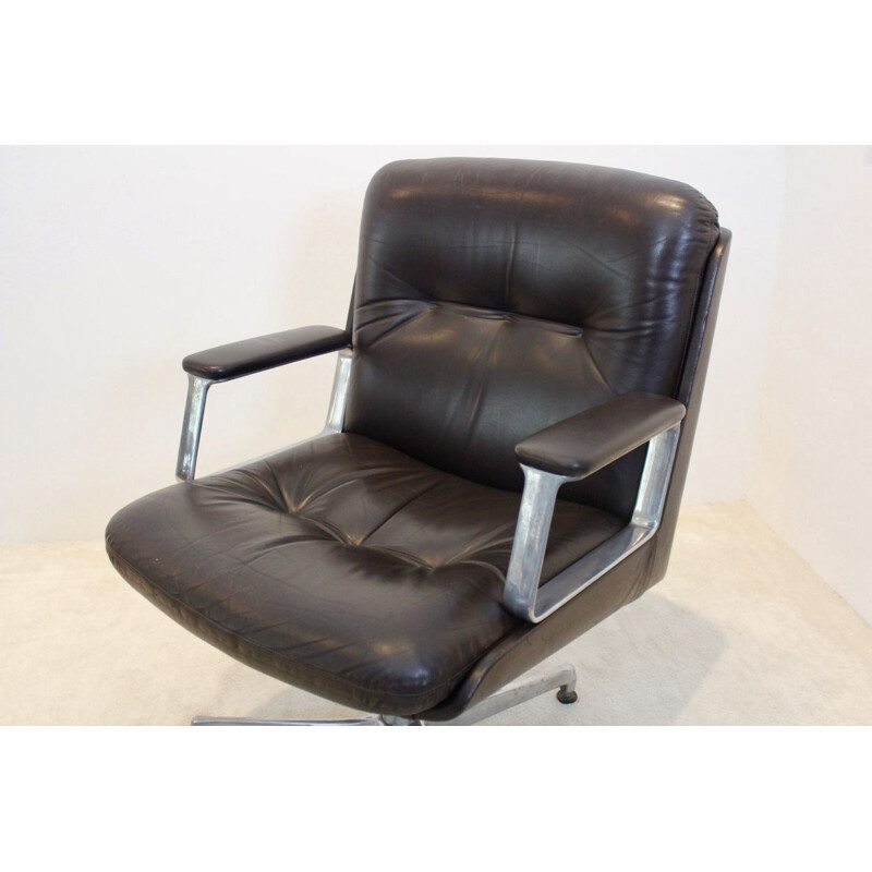 Vintage executive leather swivel chair by Vaghi, Italy 1960