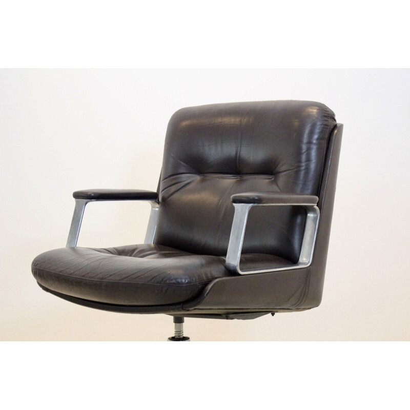 Vintage executive leather swivel chair by Vaghi, Italy 1960