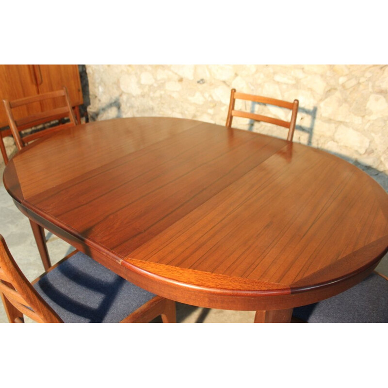 Vintage teak round table with extension, Scandinavian style, 1960