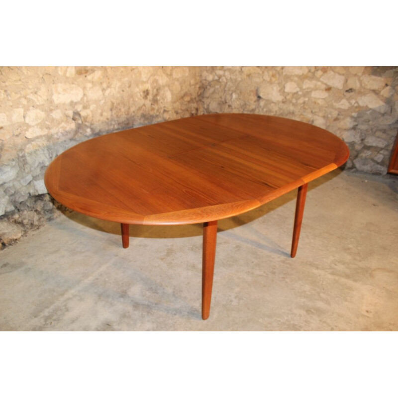 Expandable scandinavian vintage teak dining table by Svend Aage Madsen for Knudsen & Son, 1960s