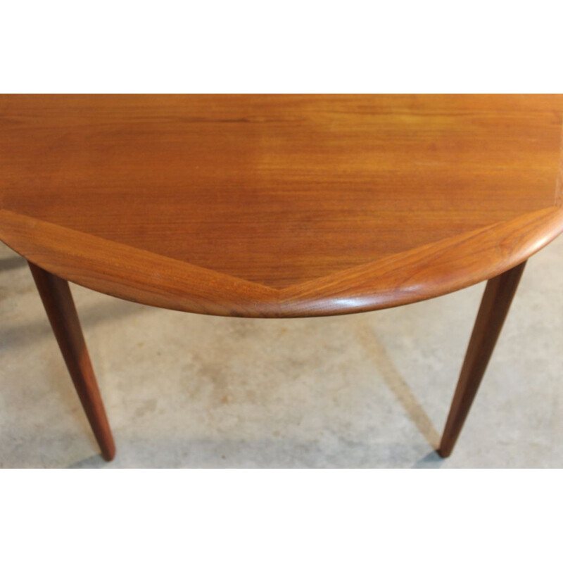 Expandable scandinavian vintage teak dining table by Svend Aage Madsen for Knudsen & Son, 1960s