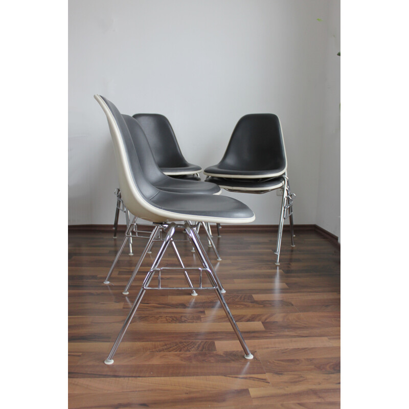 Set of 2 vintage Vitra DSS fibreglass chairs,  Herman Miller, 1960-70s