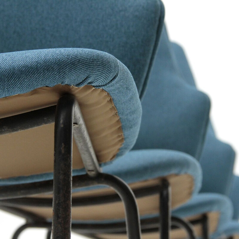 4 chaises vintage de salle à repas en métal noir et en tissu, Italie, 1950