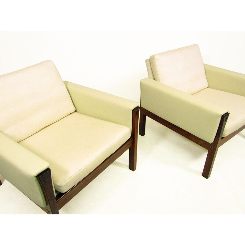 Pair of vintage rosewood armchairs by Hans Wegner, 1960