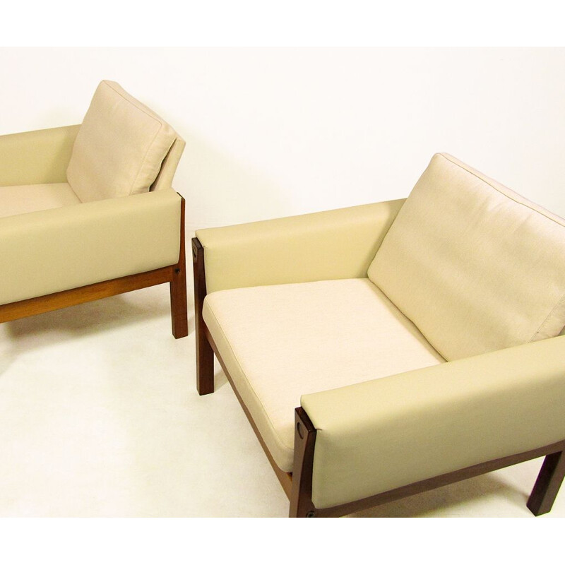 Pair of vintage rosewood armchairs by Hans Wegner, 1960