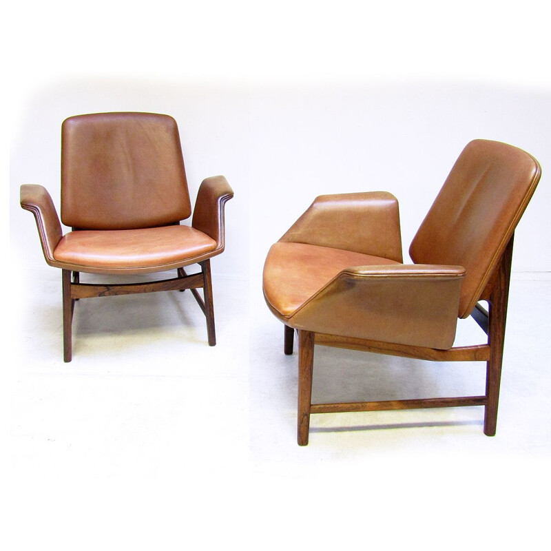 Pair of Danish "451" Lounge Chairs By Illum Wikkelsø