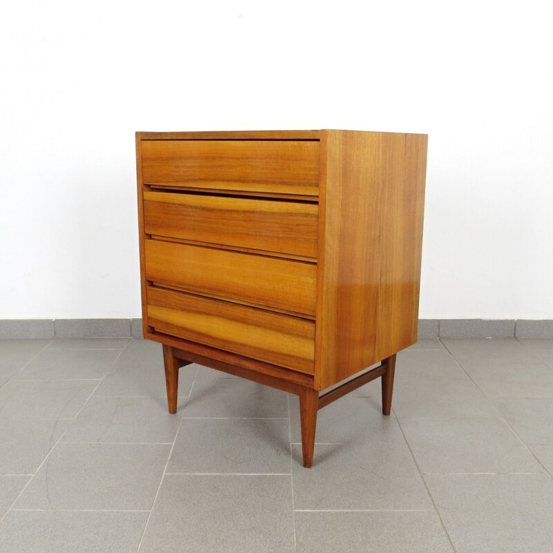 Little vintage chest of drawers