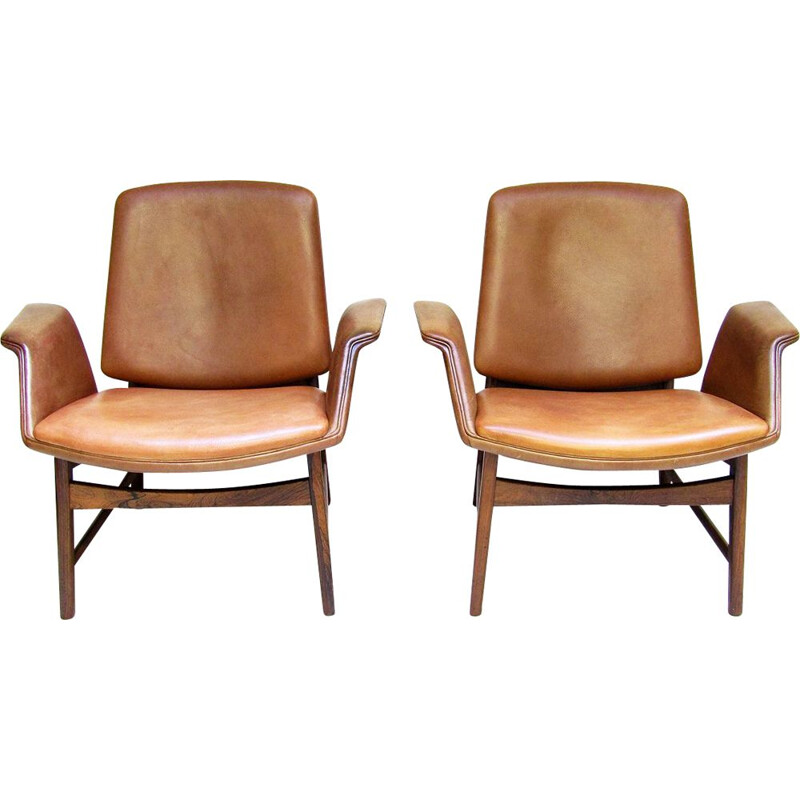 Pair of Danish "451" Lounge Chairs By Illum Wikkelsø