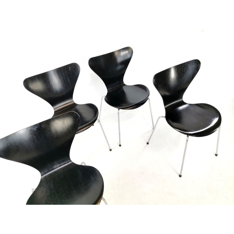 Set of 4 vintage dining chairs by Arne Jacobsen for Fritz Hansen , 1967