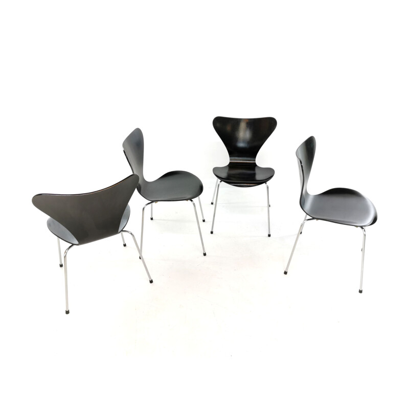 Set of 4 vintage dining chairs by Arne Jacobsen for Fritz Hansen , 1967