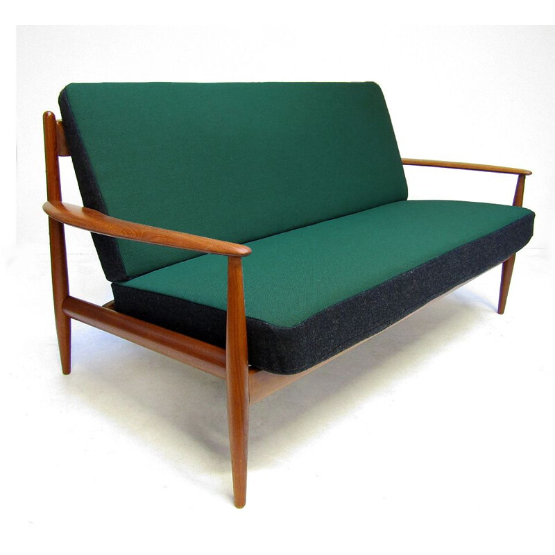 Teca vintage e sofá de tecido kvadrat por Grete Jalk, 1950