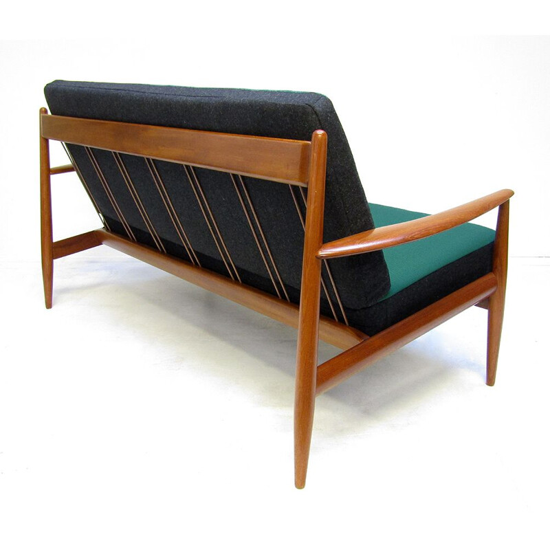 Teca vintage e sofá de tecido kvadrat por Grete Jalk, 1950