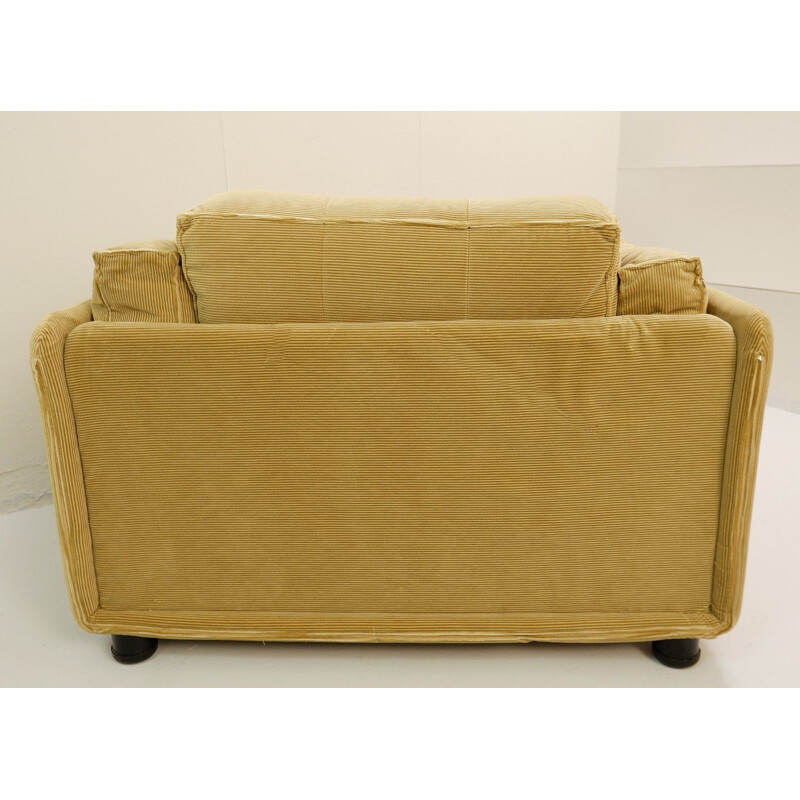 Comfy vintage armchair in yellow velvet