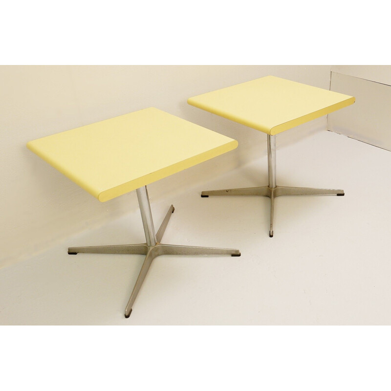 Yellow vintage dining table by Fritz Hansen, 1970