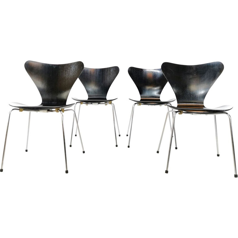 Set of 4 vintage dining chairs by Arne Jacobsen for Fritz Hansen , 1967
