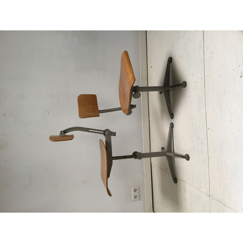 Paar vintage industriële bureaustoelen van Friso Kramer voor Ahrend le cercle
