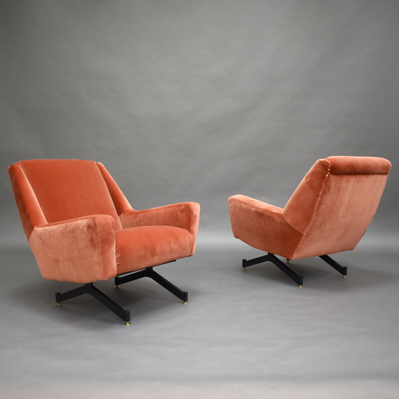 Set of 2 vintage velvet armchairs, Italy