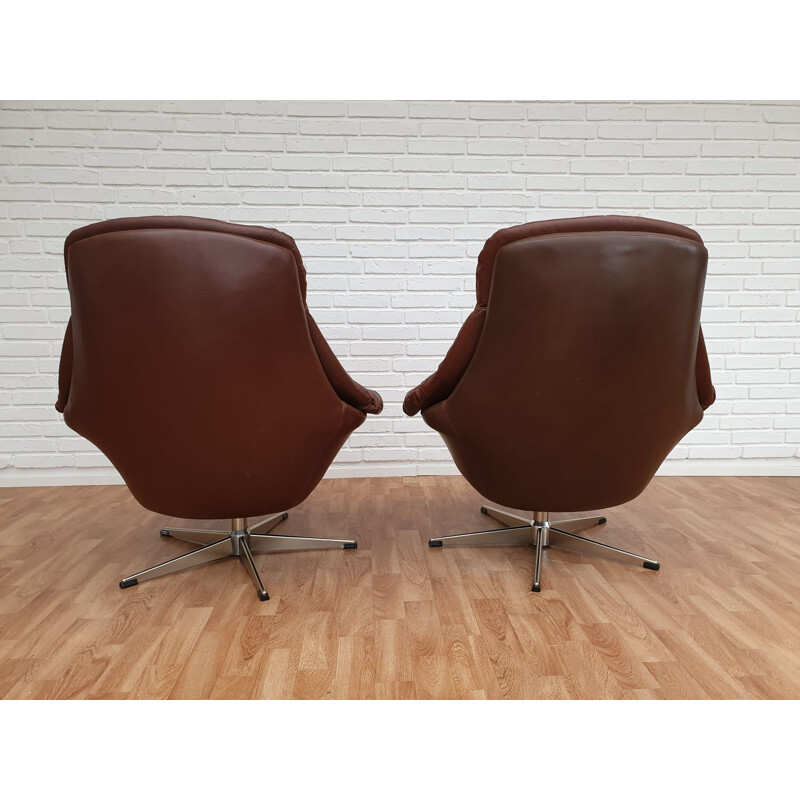 Set of 2 vintage high-backed armchairs by Henry Walter Klein, 1970s