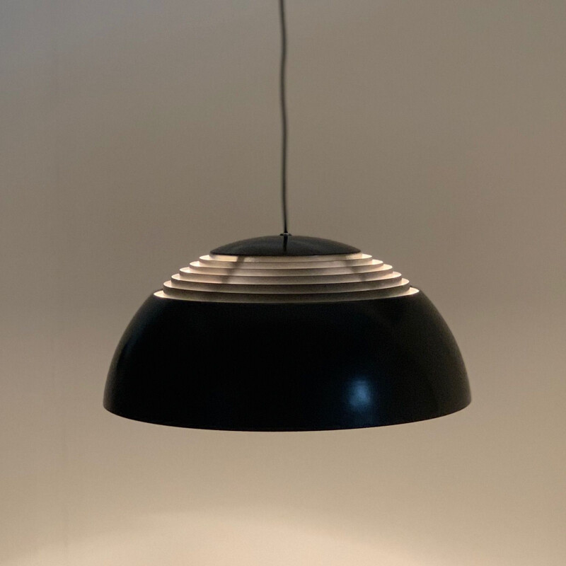 Lampe d'accrochage AJ brune vintage par Arne Jacobsen pour Louis Poulsen, 1970