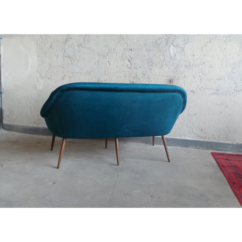 Vintage navy blue velvet 2-seater sofa, Czechoslovakia, 1960