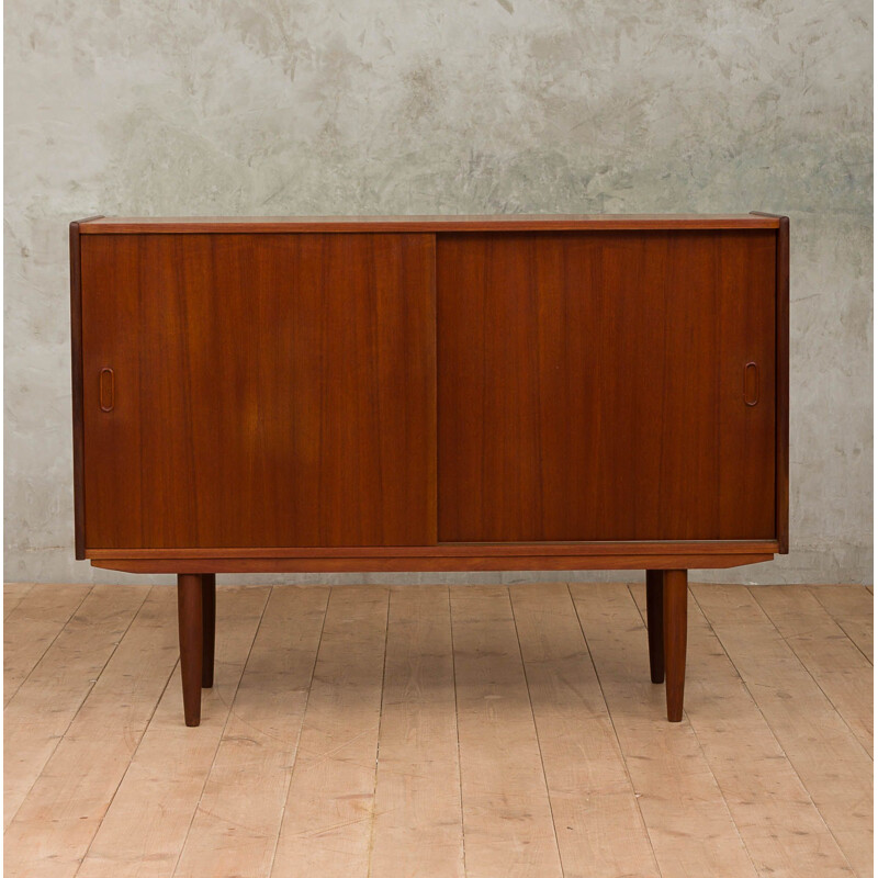 Teak vintage cabinet by Hundevad, 1960s