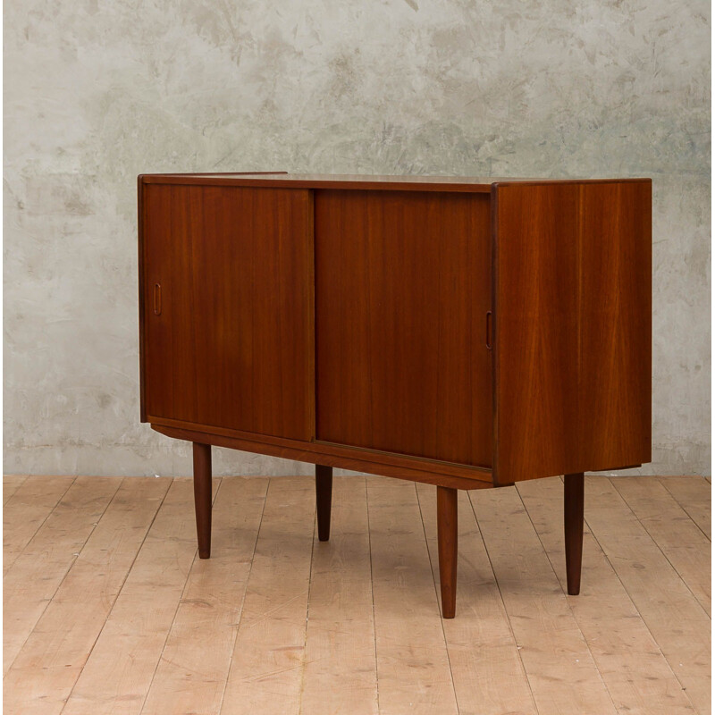 Teak vintage cabinet by Hundevad, 1960s