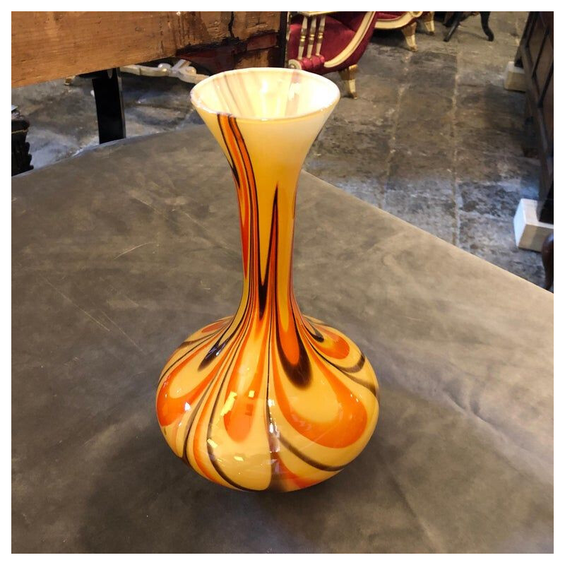 Vase italien en verre opaline vintage 1970