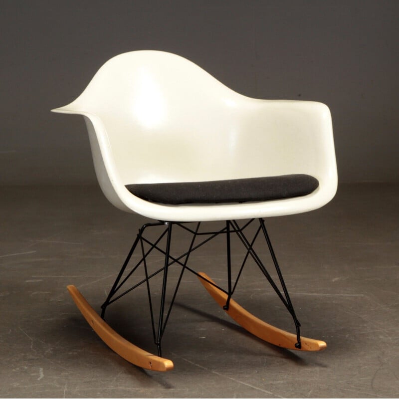 Vintage rocking chair by Charles and Ray Eames for Herman Miller, 1950s
