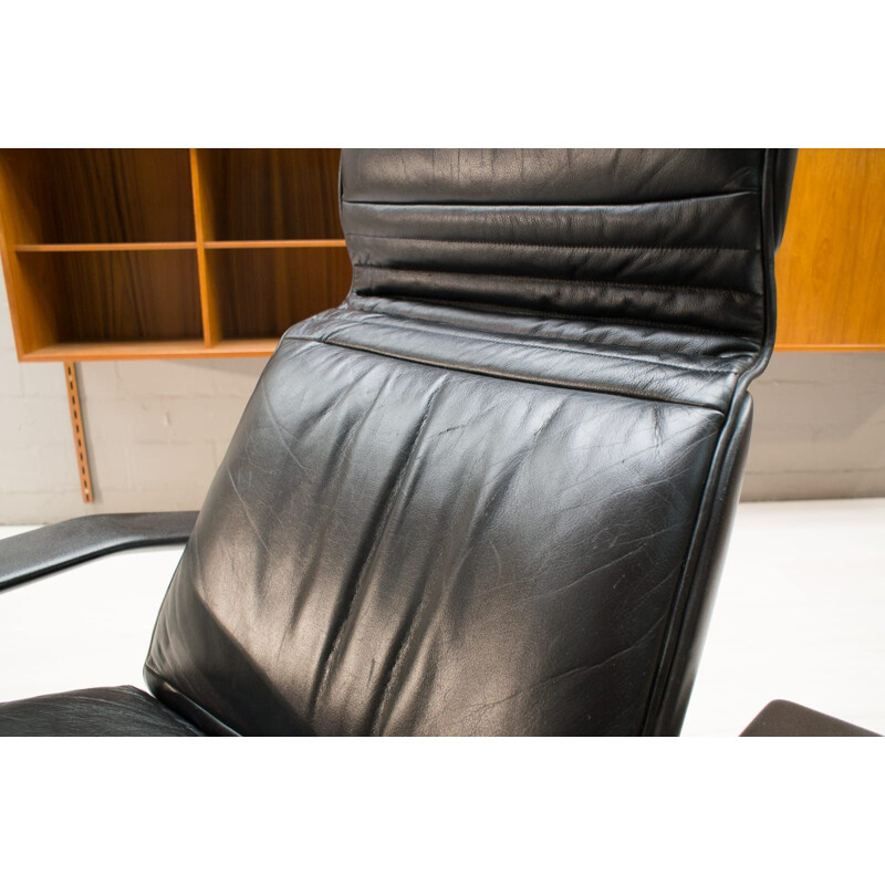 Vintage black leather lounge chair, 1980s