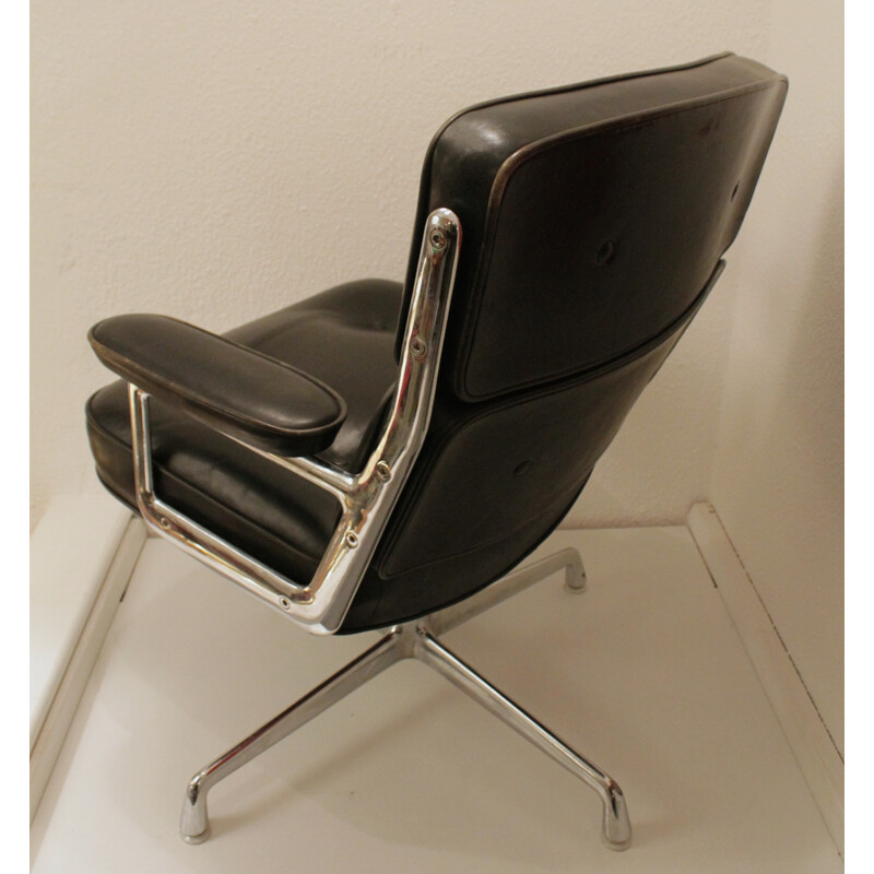 Fauteuil Vitra "Lobby Chair" en cuir, Charles & Ray EAMES - 1975