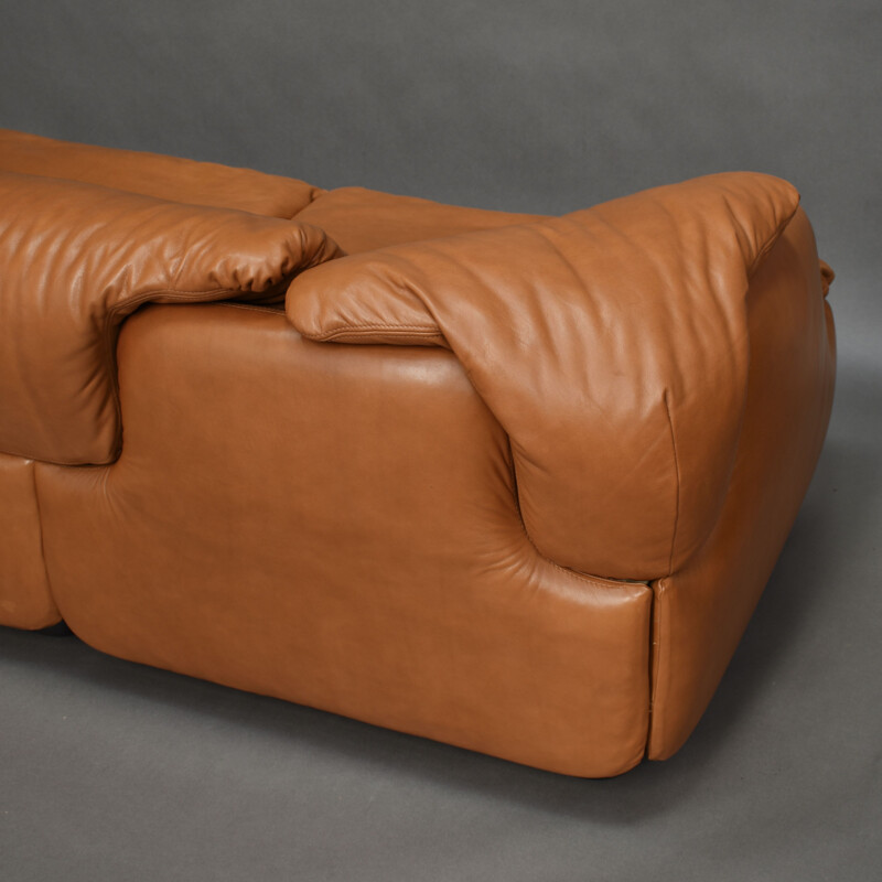 Vintage cognac leather sofa by Alberto Roselli for Saporiti, Italy, 1972