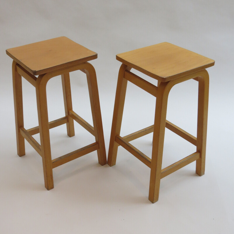 Tabouret d'école de laboratoire vintage par James Leonard pour Esavian Royaume-Uni 1970