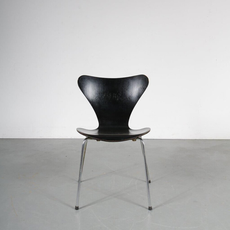 Vintage "butterfly" chairs by Arne Jacobsen from Fritz Hansen, Denmark, 1950s