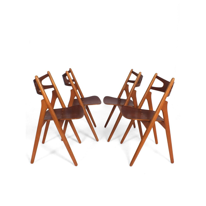 Set of 4 "ch29 or Sawbuck" chairs by Hans Wegner