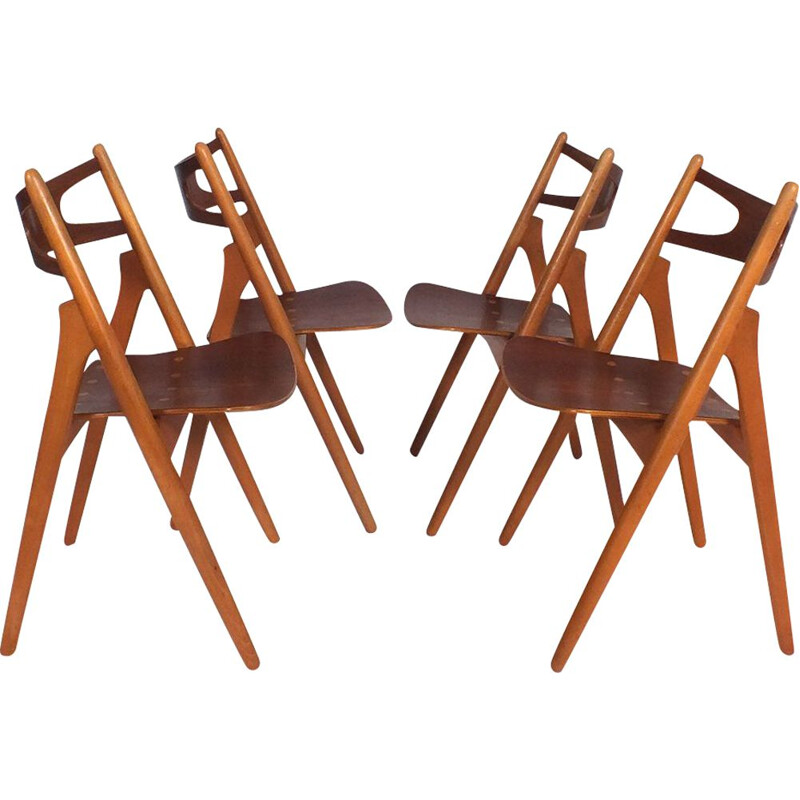 Set of 4 "ch29 or Sawbuck" chairs by Hans Wegner