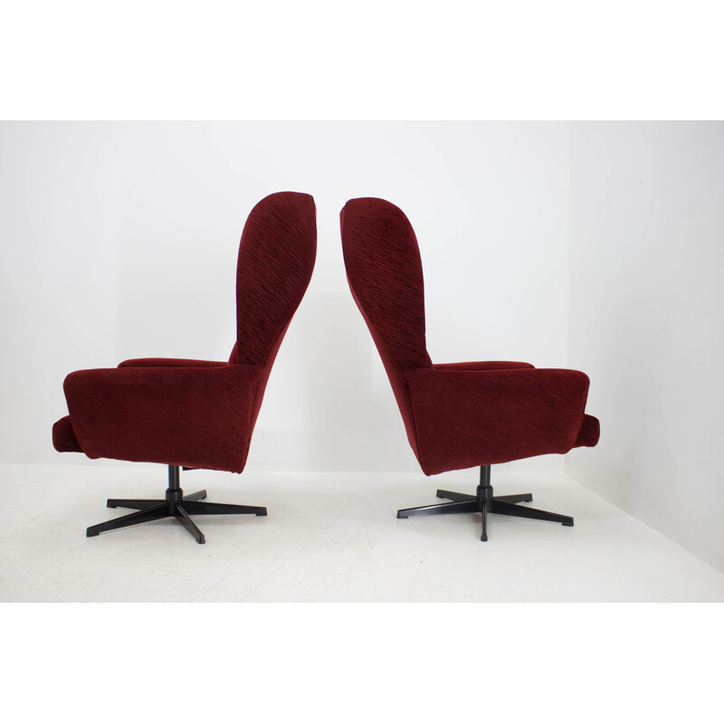 Vintage swivel wing armchair in red, 1980s