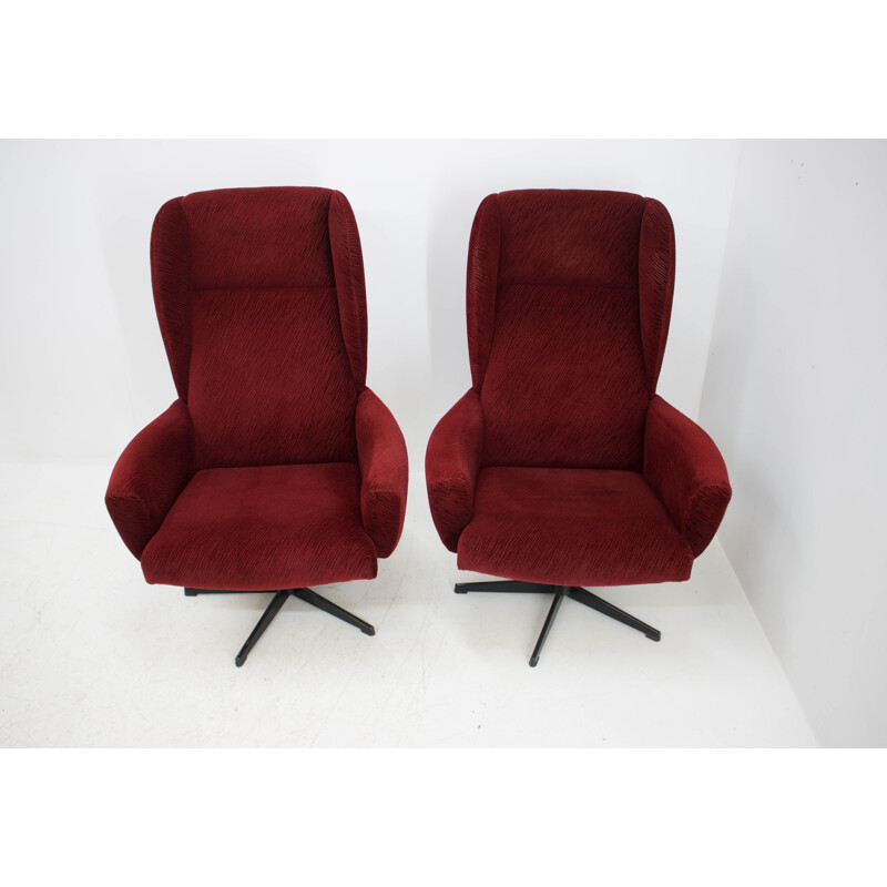 Vintage swivel wing armchair in red, 1980s