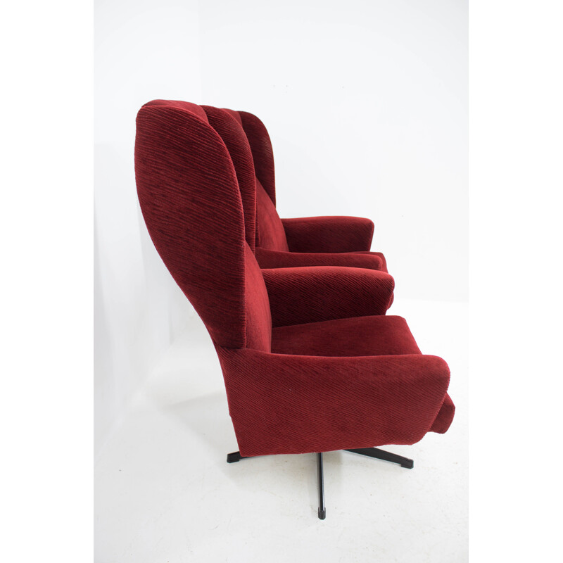 Vintage swivel wing armchair in red, 1980s