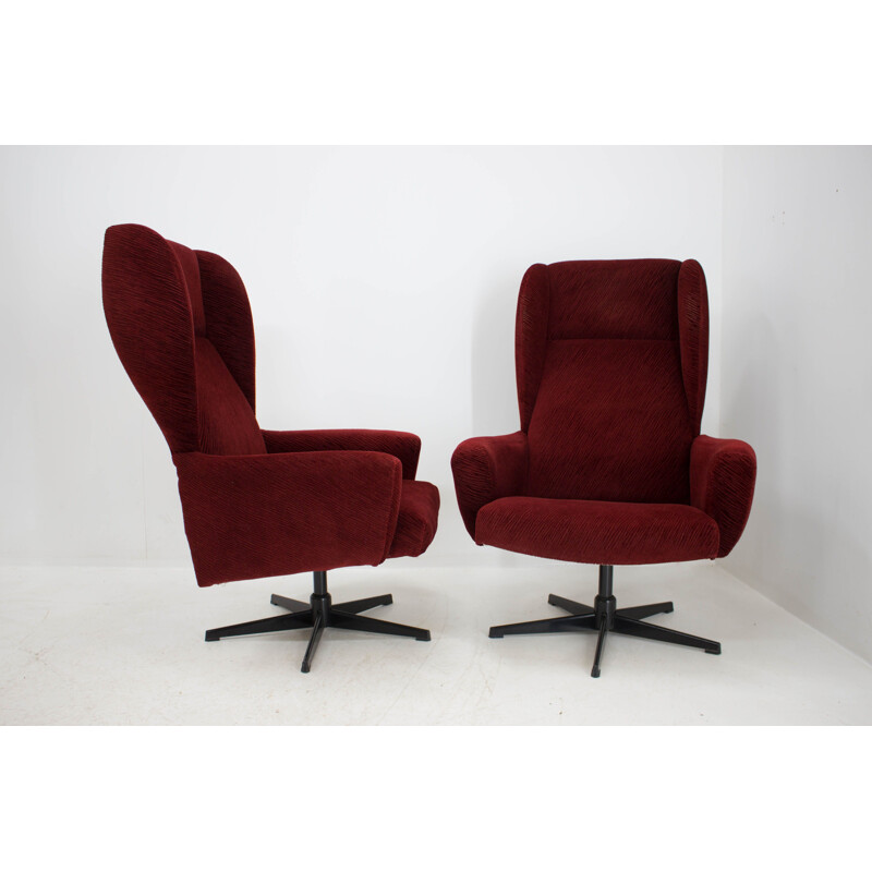 Vintage swivel wing armchair in red, 1980s