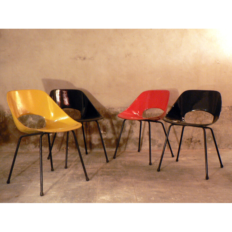 Suite de 4 chaises Steiner en fibre de verre et métal, Pierre GUARICHE - 1954