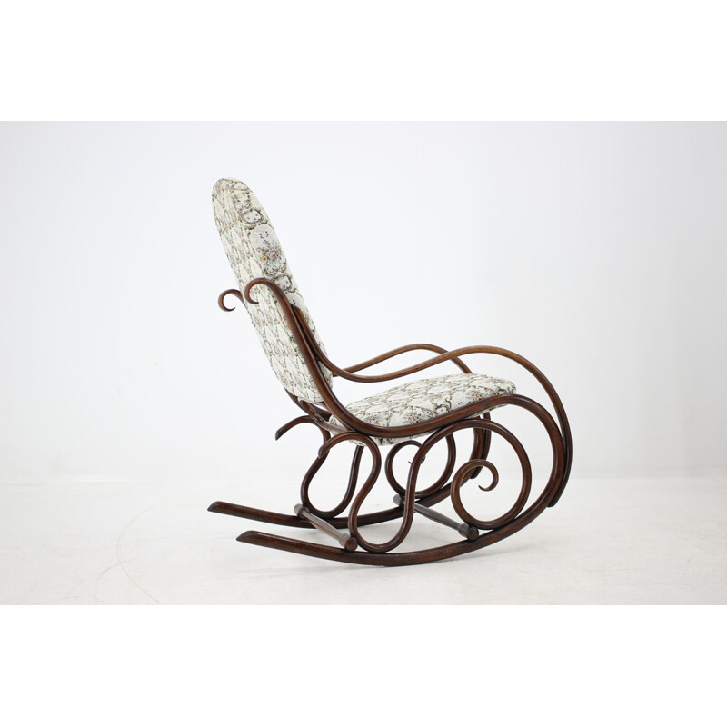Chaise à bascule vintage en bois et tissu par Gebruder Thonet, 1881