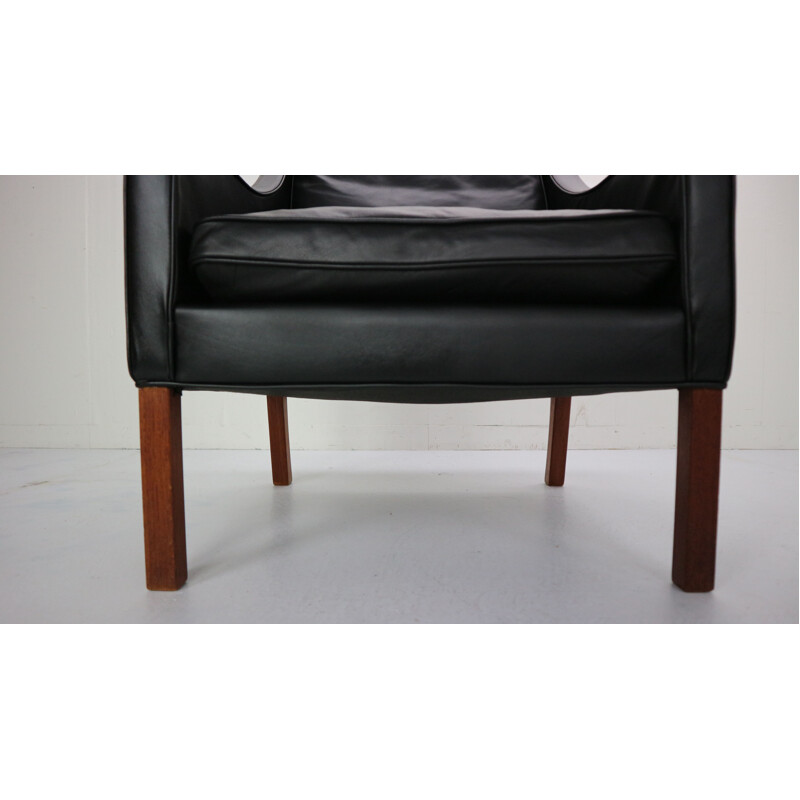 Vintage 2207 black leather armchair, by Børge Mogensen, Denmark, 1960s