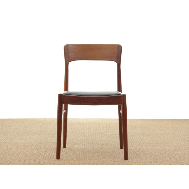 Suite of 8 vintage rosewood chairs model 26
