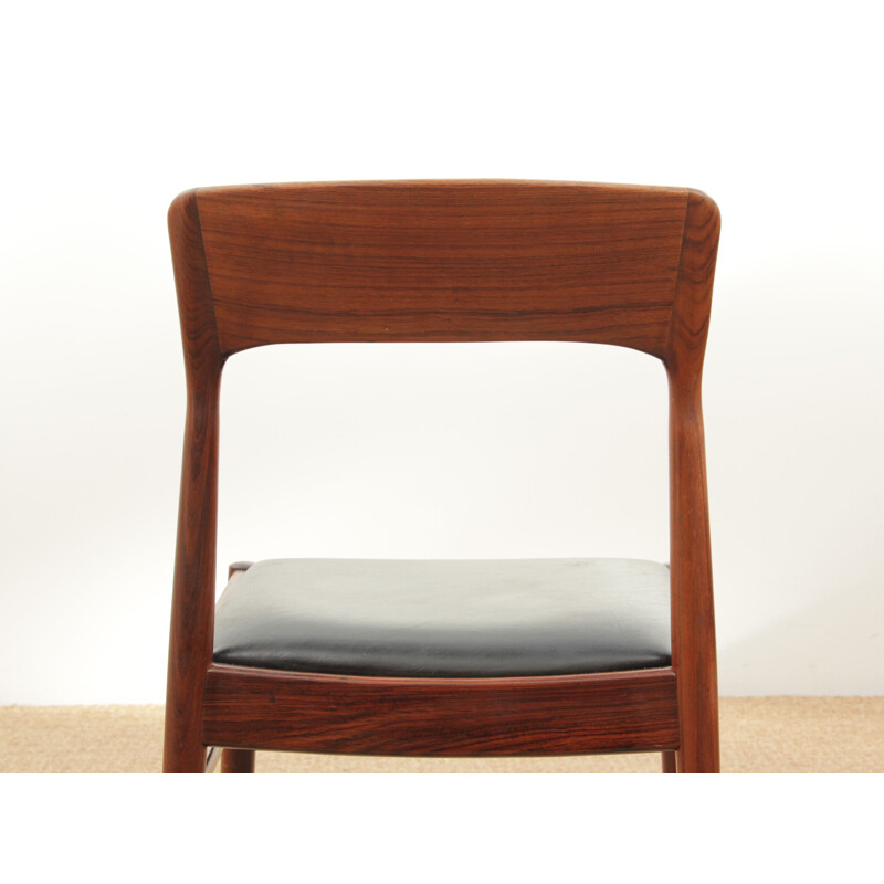 Suite de 8 chaises vintage modèle 26 en palissandre