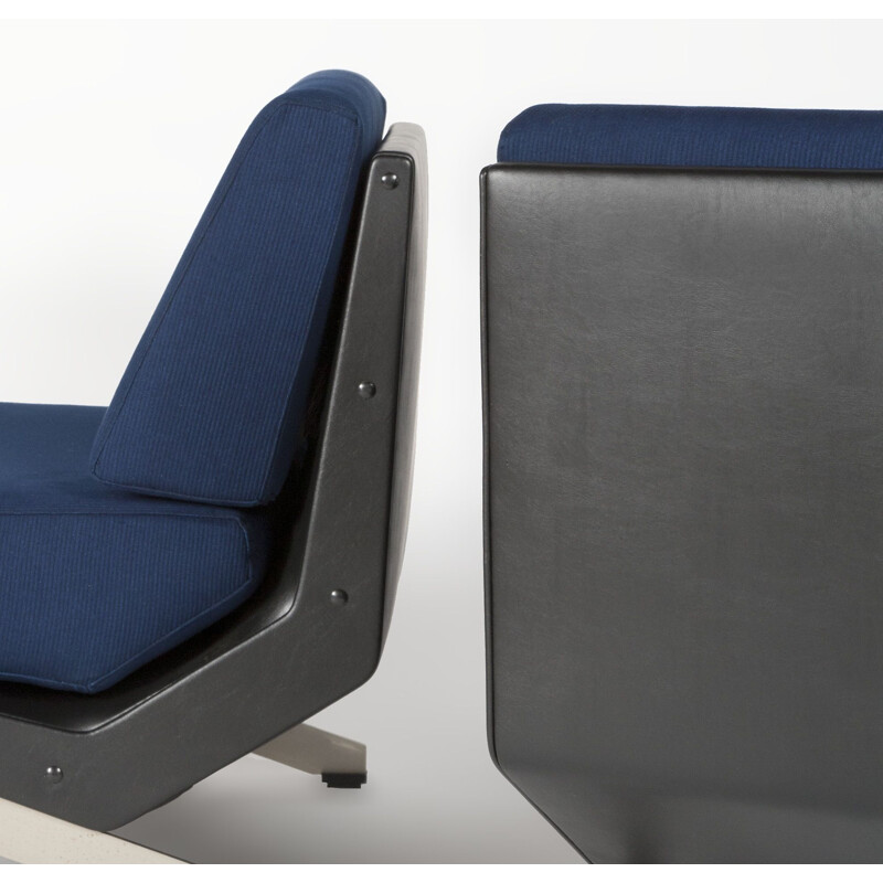Paire de fauteuils vintage en cuir noir par Gianni Moscatelli pour Formanova