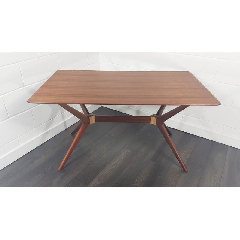 Vintage Helicopter dining table from G-Plan, 1960s