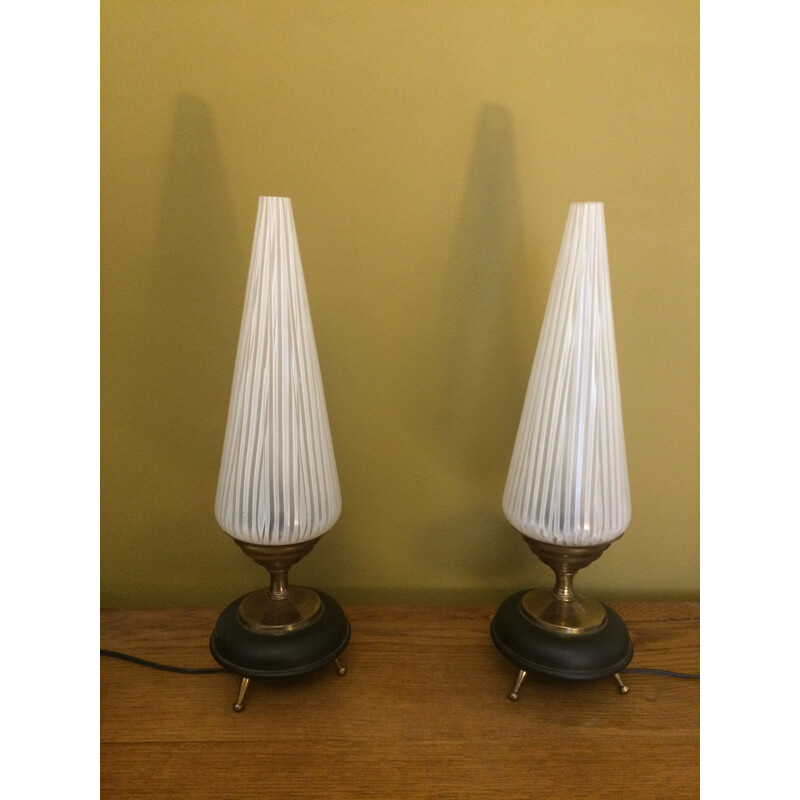 Paire de lampes vintage tripodes en métal noir et laiton 1960