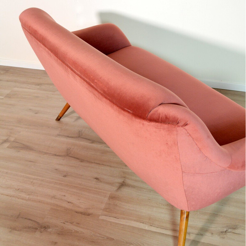 Vintage cocktail sofa in pink velvet and brass, 1960s